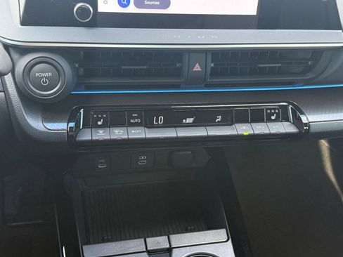 Used 2026 Toyota Prius image 17