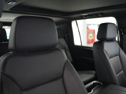 Used 2025 Chevrolet Suburban LT w/ Comfort Package AWD/4WD image 25