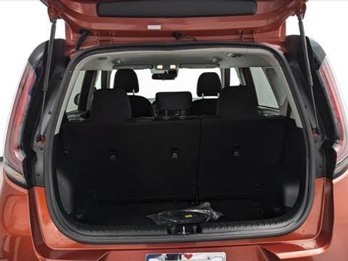 Used 2024 Kia Soul LX w/ Option Group 015 image 18