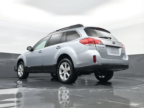 Used 2014 Subaru Outback 2.5i Premium AWD/4WD image 22