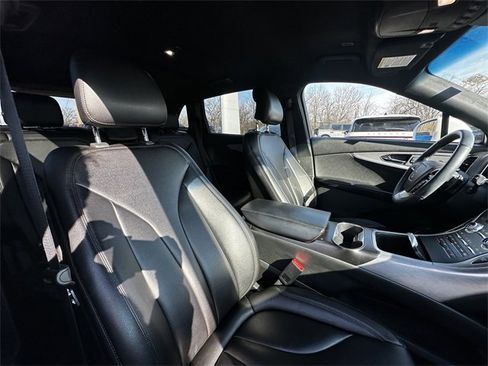 Certified 2019 Lincoln Nautilus Premier image 34