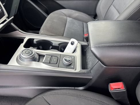 Used 2022 Ford Explorer XLT image 21