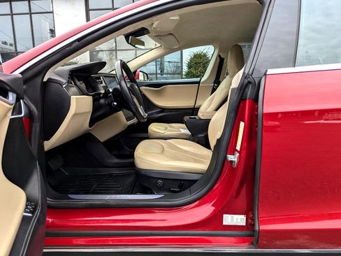 Used 2015 Tesla Model S AWD image 13