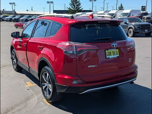 Used 2016 Toyota RAV4 XLE AWD/4WD image 8