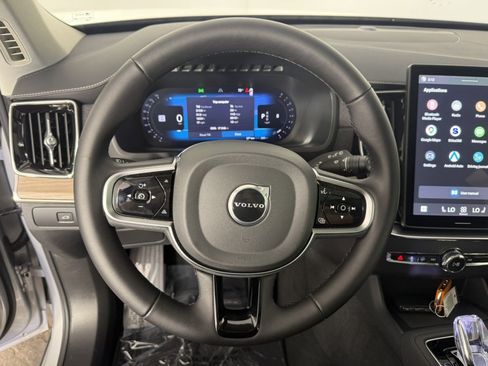 Used 2025 Volvo XC90 B5 Core AWD/4WD image 23