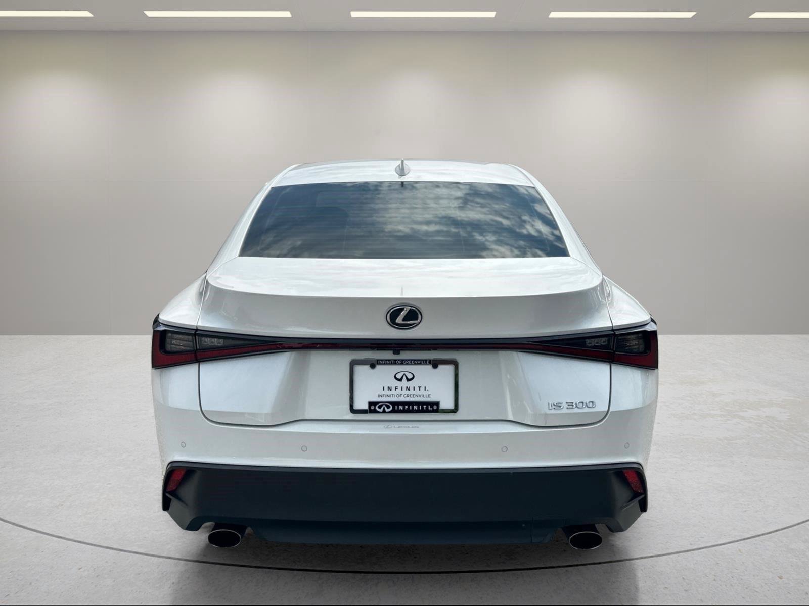 Used 2021 Lexus IS 300 w/ Comfort Package RWD image 4