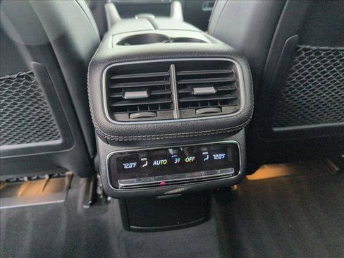 Used 2023 Mercedes-Benz GLS 450 4MATIC image 18