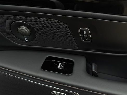 New 2026 Lincoln Nautilus Reserve w/ Jet Appearance Package image 16