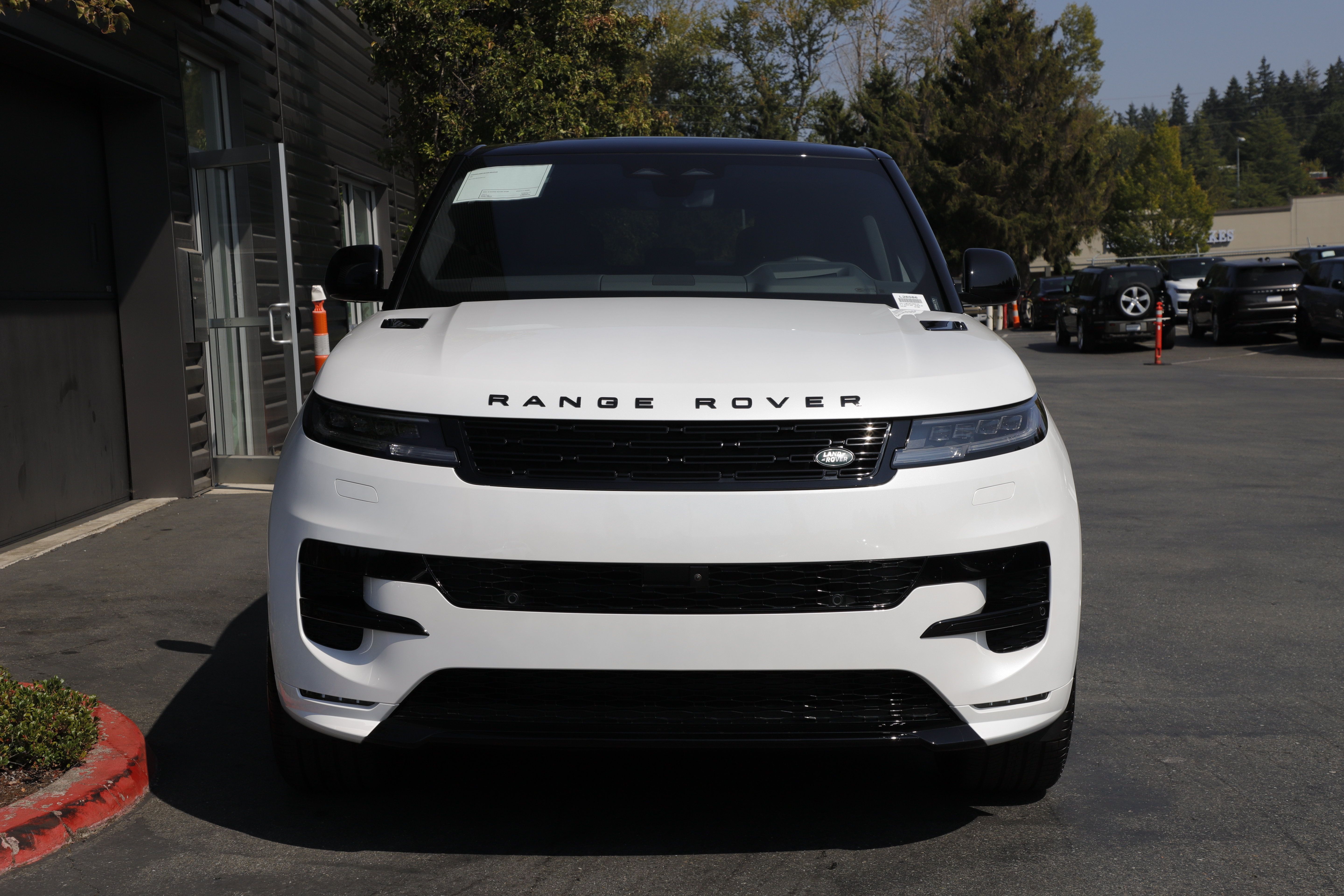 New 2026 Land Rover Range Rover Sport Dynamic SE AWD/4WD image 4