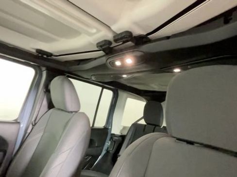 Used 2024 Jeep Wrangler Unlimited AWD/4WD image 22