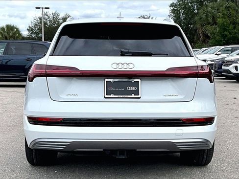Used 2022 Audi e-tron Premium Plus w/ Premium Plus Package image 6