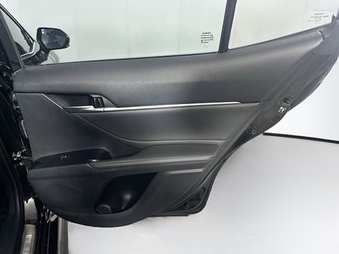 Used 2018 Toyota Camry XSE FWD image 29
