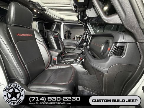 Used 2024 Jeep Gladiator Rubicon w/ Technology Group AWD/4WD image 18
