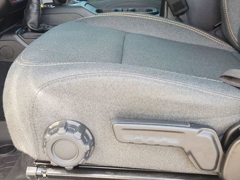 Used 2024 Jeep Wrangler Unlimited AWD/4WD image 22