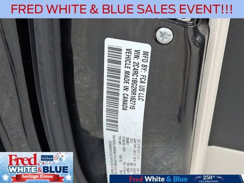 Used 2024 Chrysler Pacifica Touring-L FWD image 27
