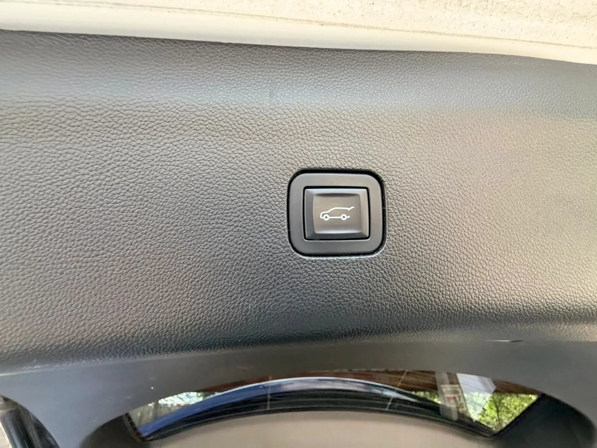 Used 2018 Buick Enclave Avenir w/ Avenir Technology Package FWD image 27