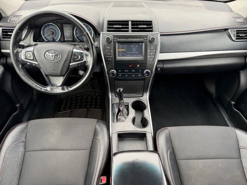 Used 2017 Toyota Camry SE image 14