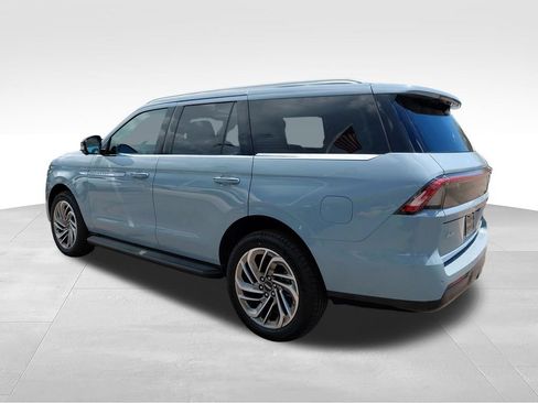 New 2026 Lincoln Navigator Premiere AWD/4WD image 7
