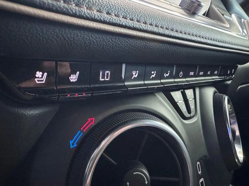 Used 2021 Chevrolet Blazer Premier image 35