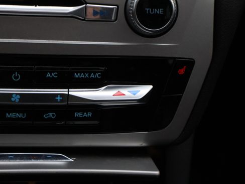 Used 2022 Ford Explorer XLT w/ Equipment Group 202A image 30