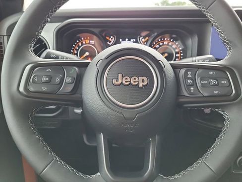 New 2025 Jeep Gladiator Sport image 11