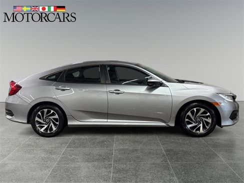 Used 2016 Honda Civic EX image 2