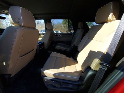 Used 2021 Chevrolet Tahoe Premier w/ Premium Package image 9