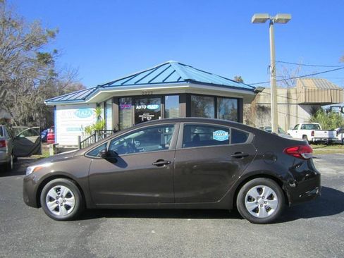 Used 2017 Kia Forte LX w/ LX Popular Package FWD image 10