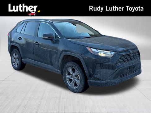 Used 2025 Toyota RAV4 XLE image 1