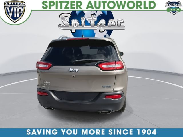 Used 2016 Jeep Cherokee Latitude w/ Cold Weather Group AWD/4WD image 7