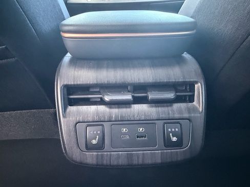Certified 2024 Nissan Ariya FWD image 12