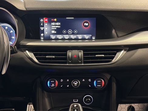 Used 2025 Alfa Romeo Stelvio Sprint w/ Veloce Package image 29