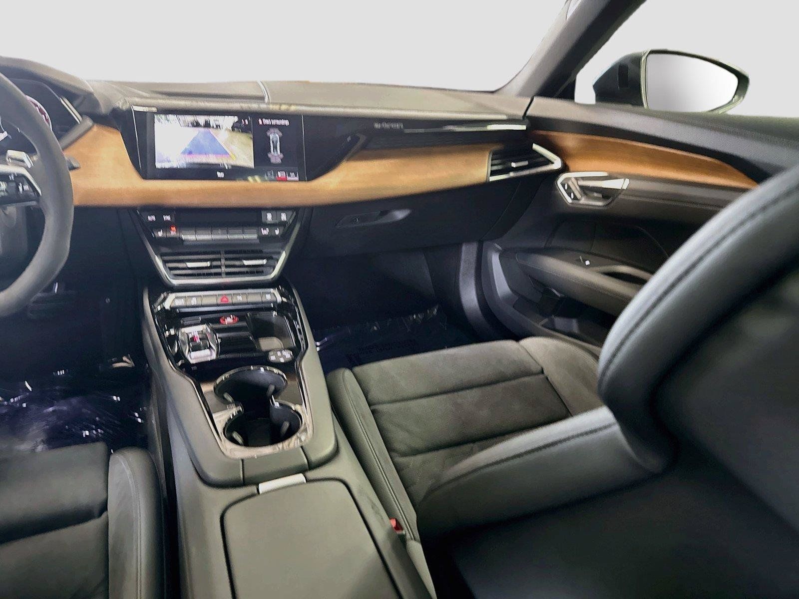 Used 2022 Audi e-tron GT Premium Plus AWD/4WD image 24