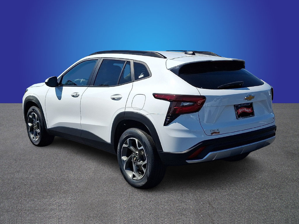 Used 2024 Chevrolet Trax LT FWD image 6