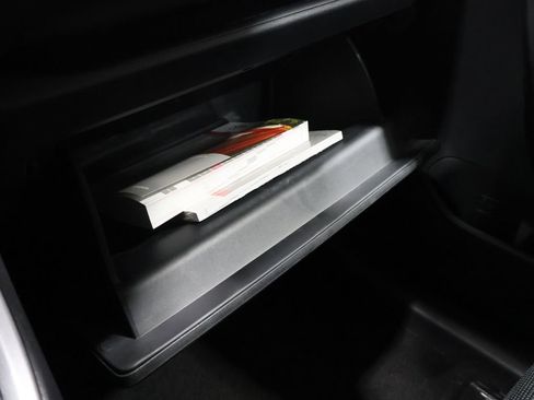 Used 2024 Toyota RAV4 LE image 31