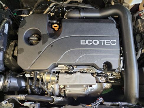 Used 2020 Chevrolet Equinox LS image 30