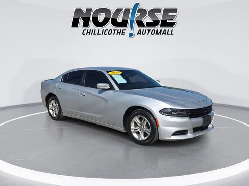Used 2020 Dodge Charger SXT RWD image 2