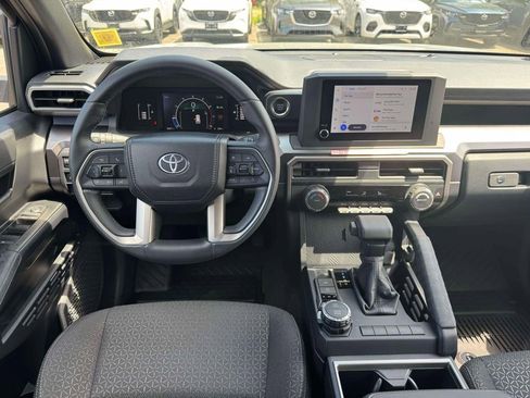 Used 2025 Toyota 4Runner SR5 AWD/4WD image 20