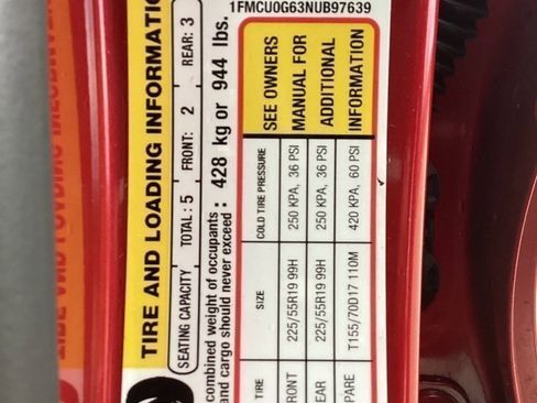 Used 2022 Ford Escape SE w/ SE Sport Appearance Package image 63