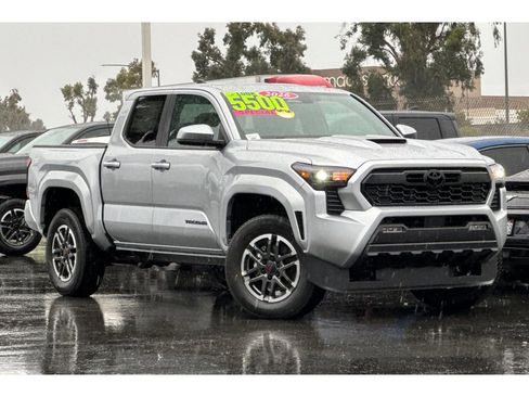 New 2026 Toyota Tacoma TRD Sport image 2