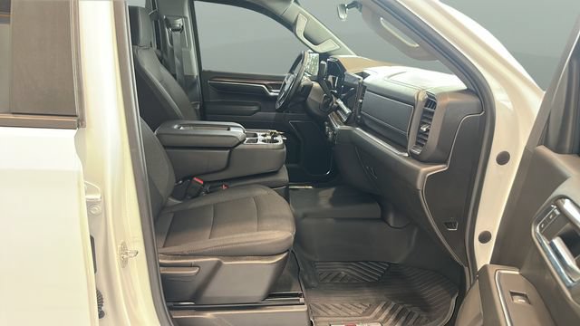 Used 2024 Chevrolet Silverado 1500 LT AWD/4WD image 17