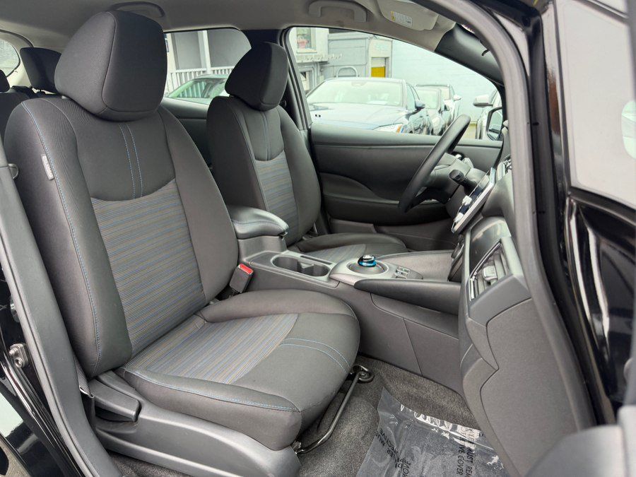 Used 2025 Nissan Leaf S FWD image 27