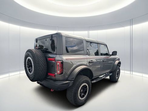 Used 2022 Ford Bronco Badlands w/ Sasquatch Package AWD/4WD image 4