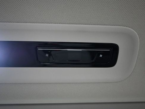 New 2025 Volkswagen ID. Buzz 1st Edition image 12