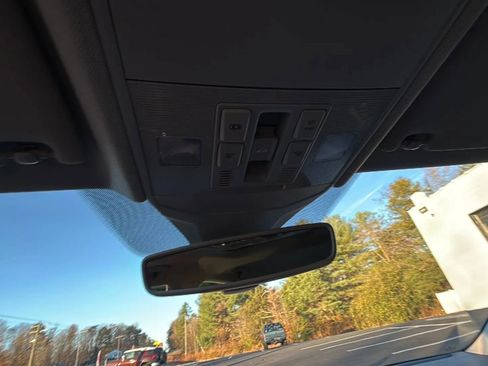 Used 2019 Volkswagen Jetta SEL Premium image 29