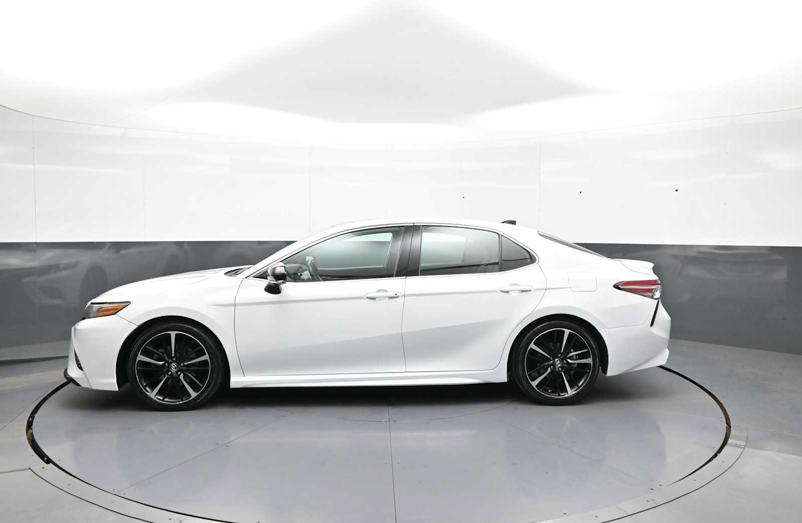 Certified 2019 Toyota Camry XSE w/ Navigation Package FWD image 8