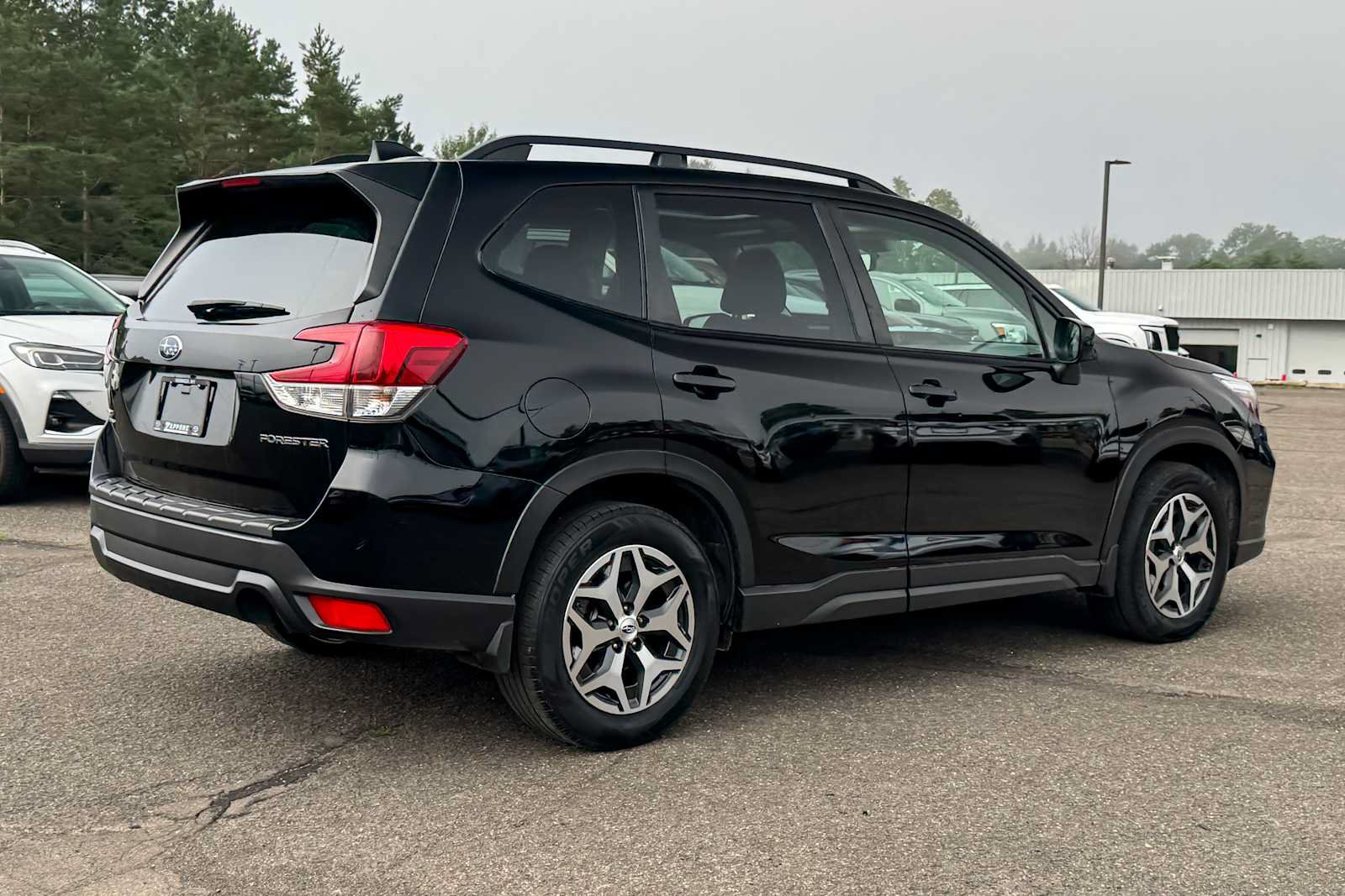 Used 2021 Subaru Forester Premium AWD/4WD image 3