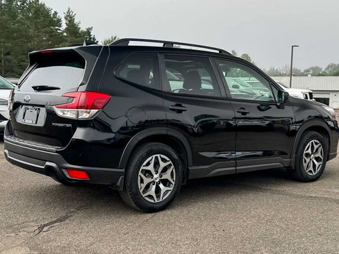 Used 2021 Subaru Forester Premium AWD/4WD image 3