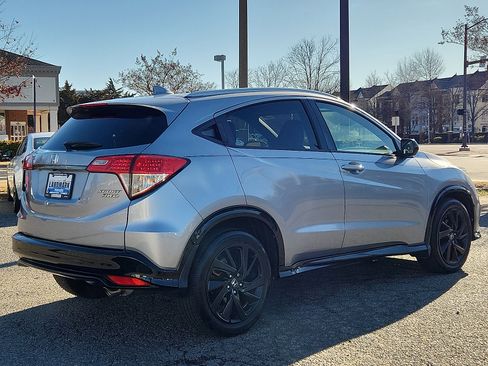 Used 2022 Honda HR-V Sport image 4