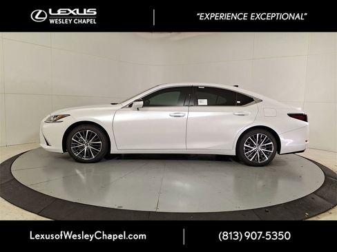 New 2025 Lexus ES 350 w/ Premium Package image 5